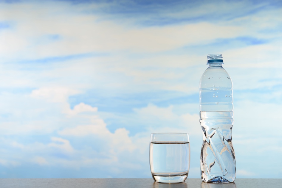 液体的选择：水与其他常见饮料的细致比较